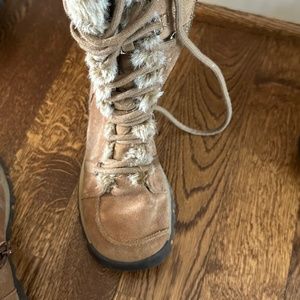 Women’s Sketcher Boots size 5 1/2